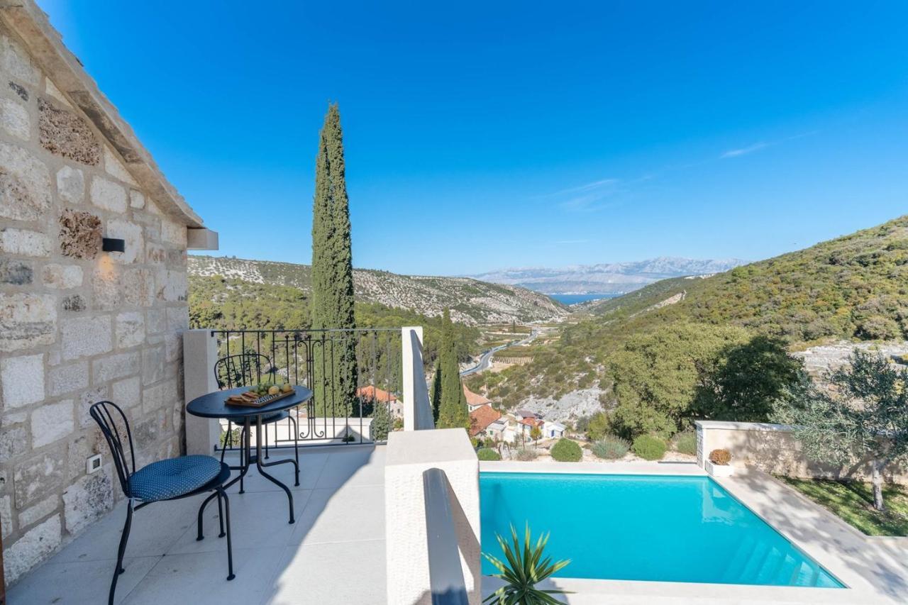 New Villa Ani! Traditional And Luxurious 4-Bedroom Villa With Heated Pool And Sea Views Postira Dış mekan fotoğraf
