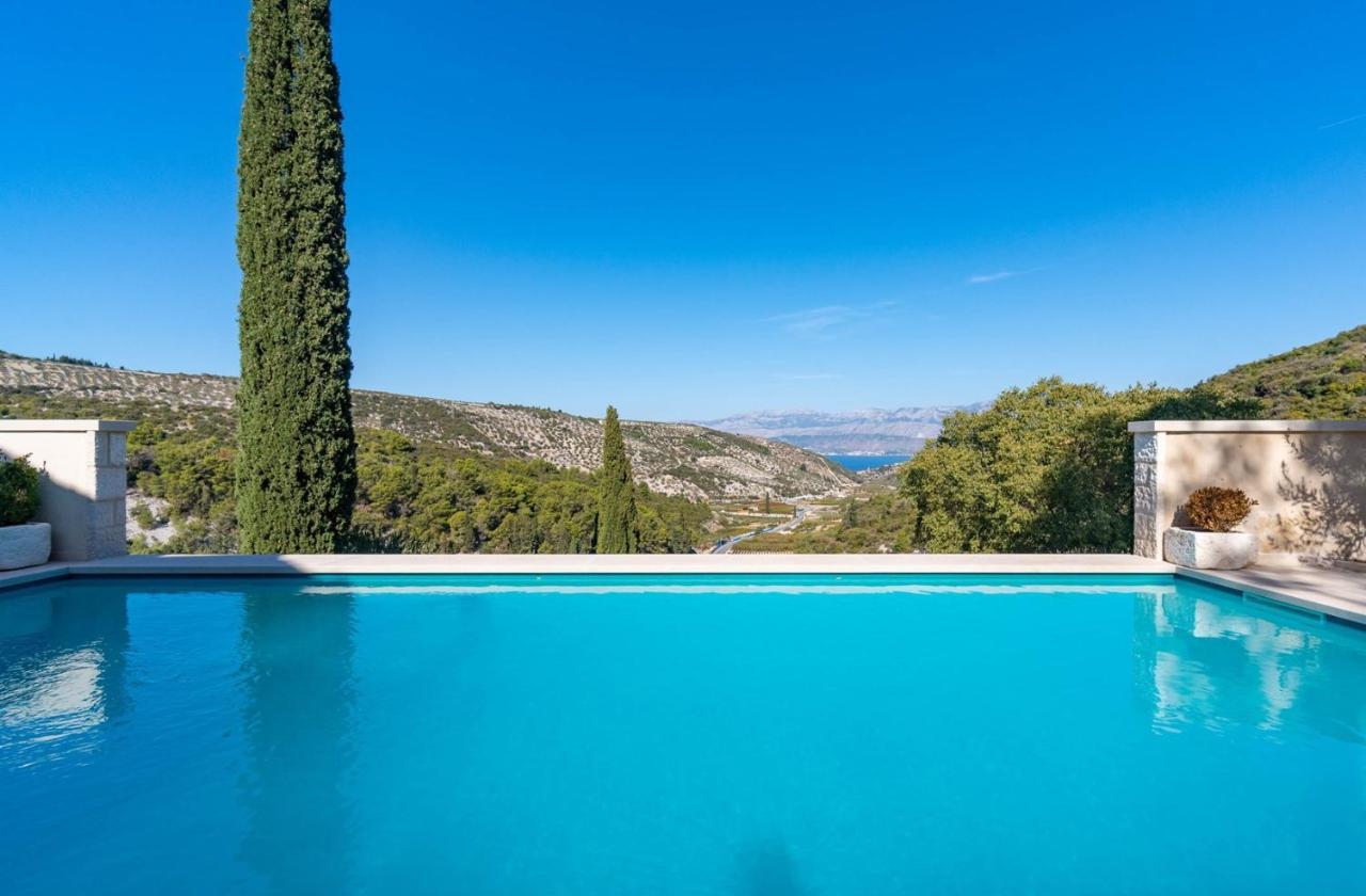New Villa Ani! Traditional And Luxurious 4-Bedroom Villa With Heated Pool And Sea Views Postira Dış mekan fotoğraf