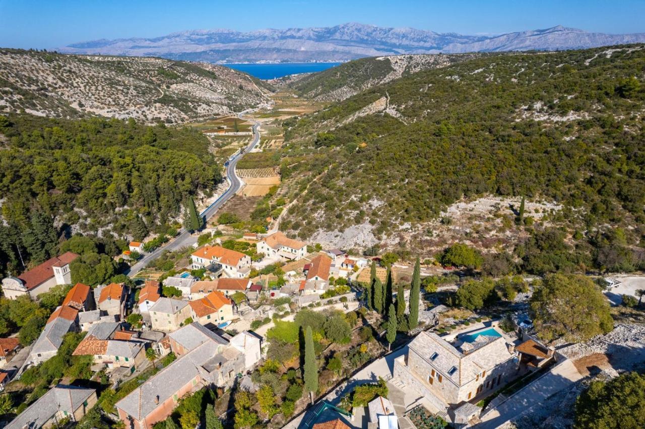New Villa Ani! Traditional And Luxurious 4-Bedroom Villa With Heated Pool And Sea Views Postira Dış mekan fotoğraf